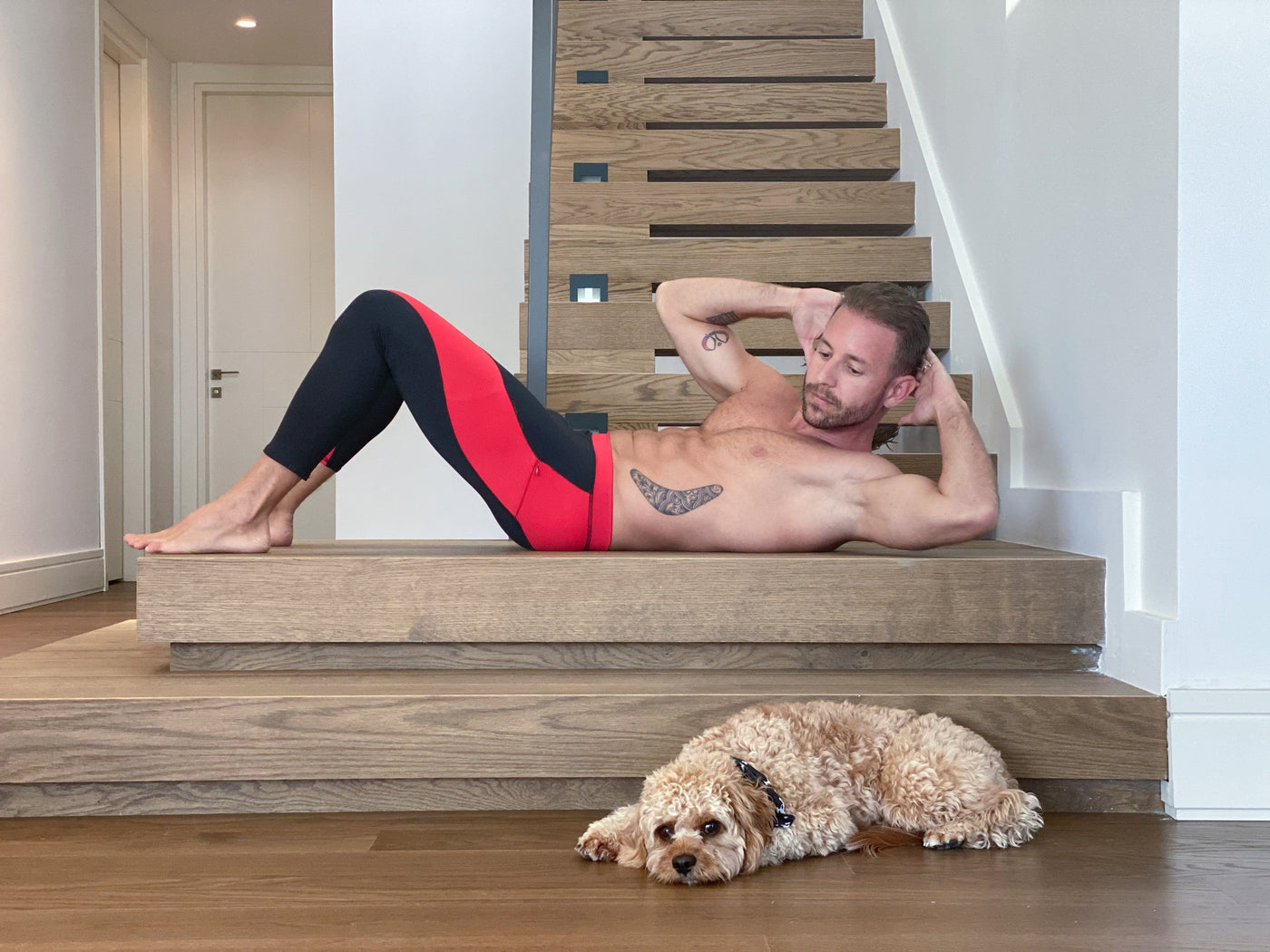 Fitness man doing Crunches